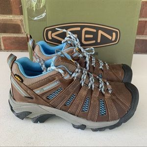 Keen Voyageur women’s waterproof hiking boots